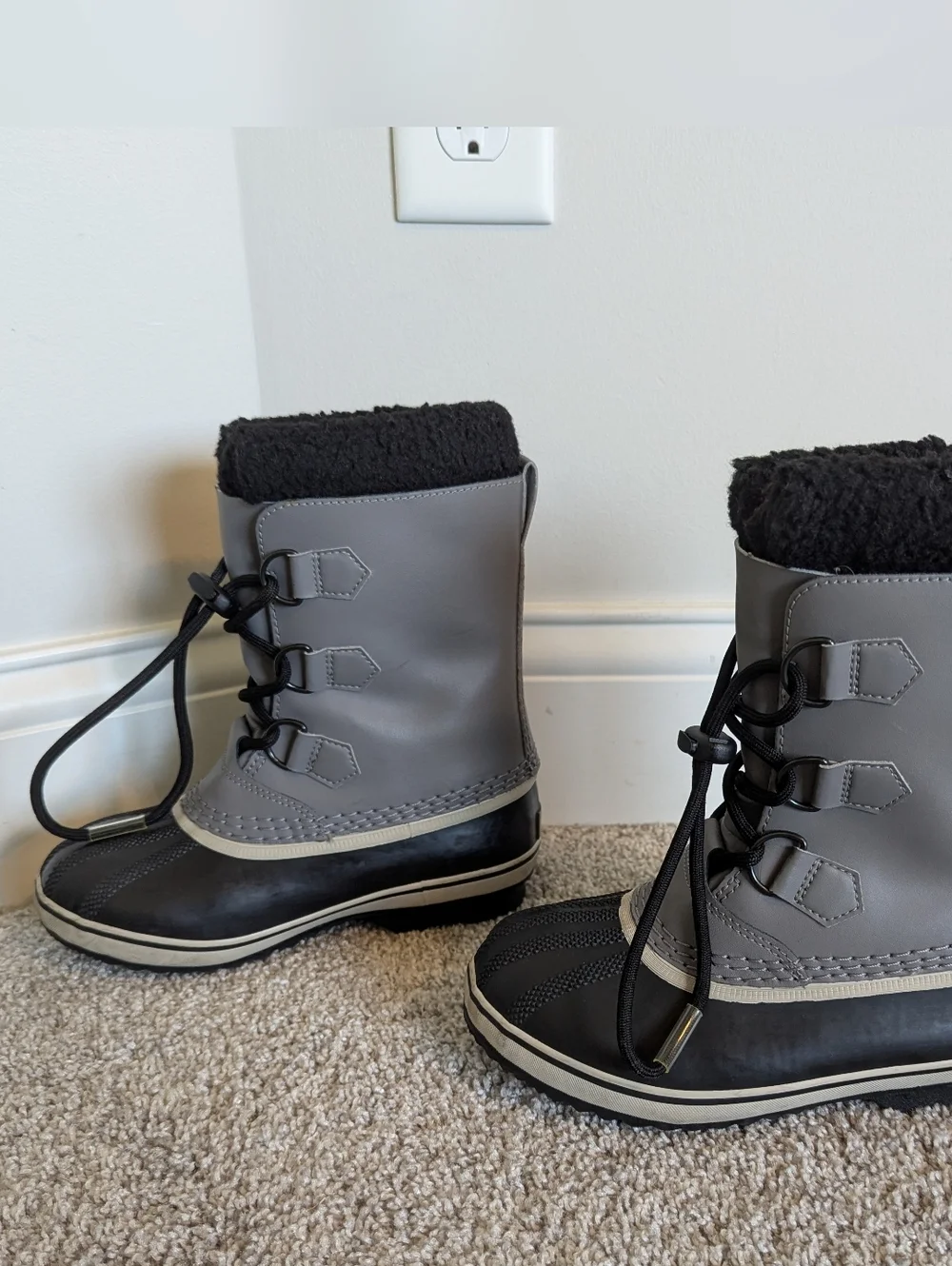 Sorel Yoot Pac TP Youth Grey Waterproof Snow Boots sz 2